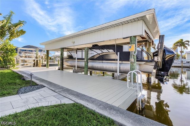 2823 8th AVE, St James City, FL 33956