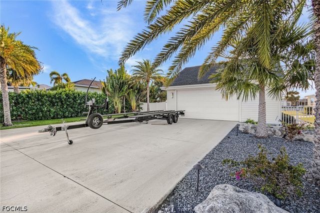 2823 8th AVE, St James City, FL 33956