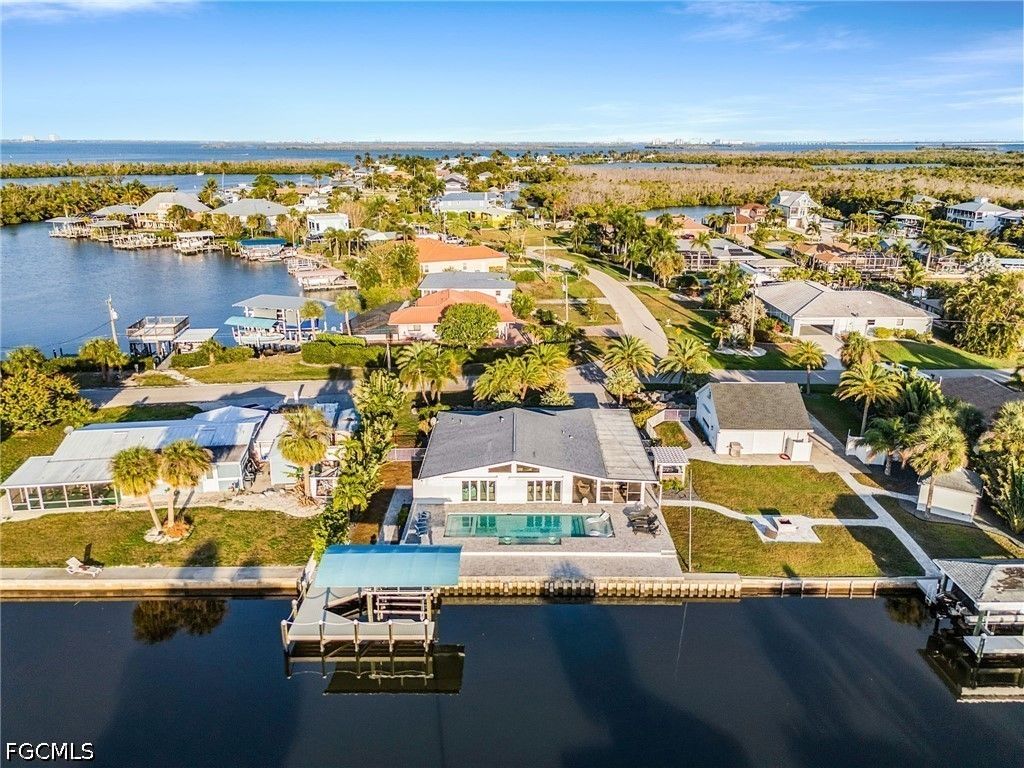 2823 8th AVE, St James City, FL 33956
