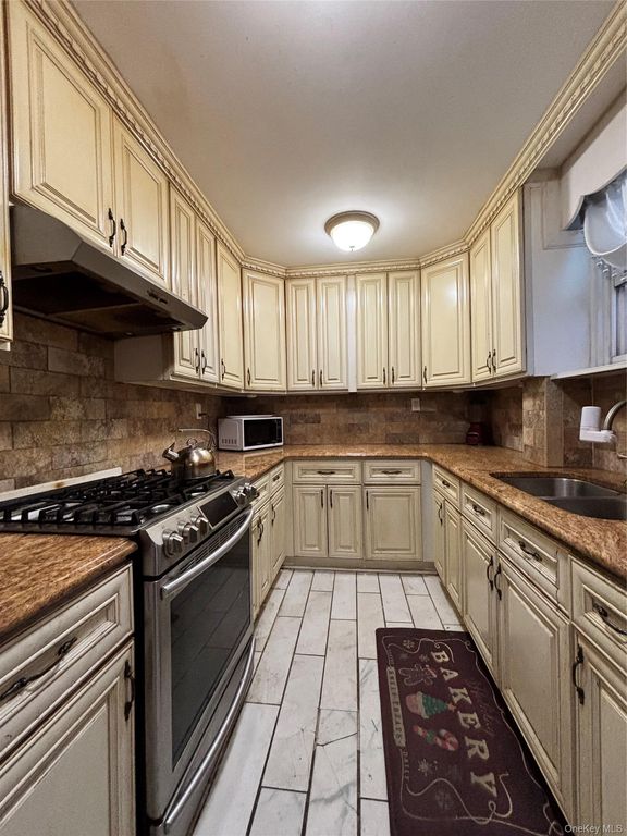 3614 Paulding Avenue, Bronx, NY 10469 — photo 4