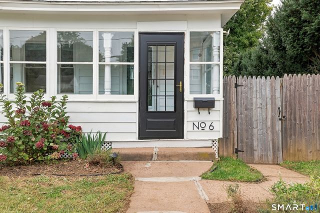 6 Johnson Street, Middletown, CT 06457