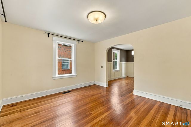 6 Johnson Street, Middletown, CT 06457