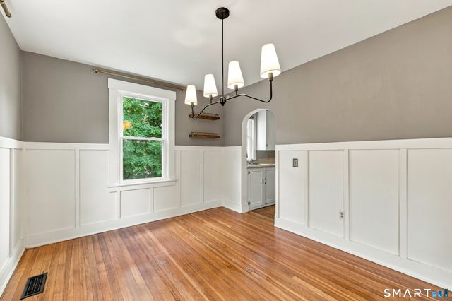 6 Johnson Street, Middletown, CT 06457