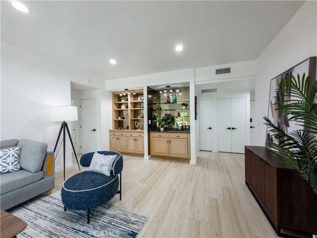 1944 Glendon Avenue 209, Los Angeles, CA 90025