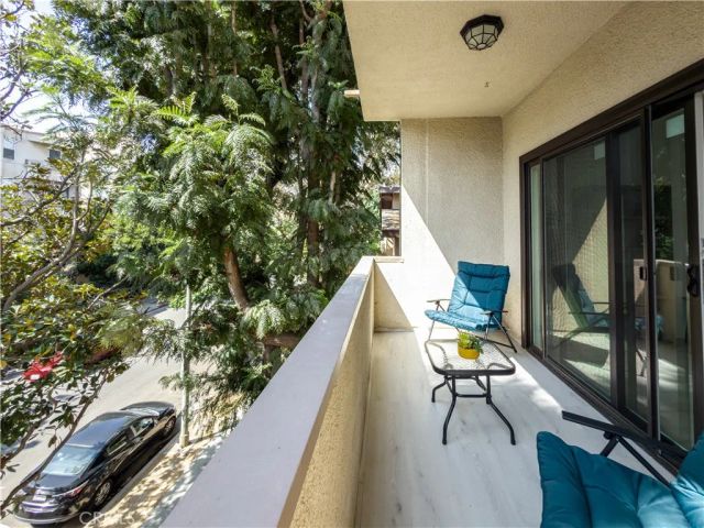 1944 Glendon Avenue 209, Los Angeles, CA 90025