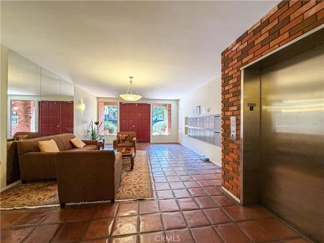 1944 Glendon Avenue 209, Los Angeles, CA 90025