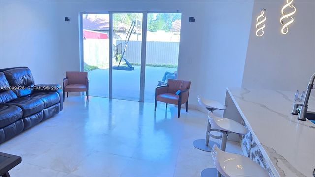 2105 NE 40th Avenue, Homestead, FL 33033