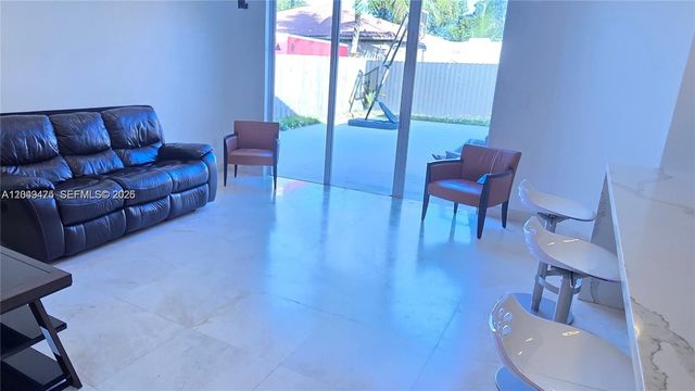 2105 NE 40th Avenue, Homestead, FL 33033