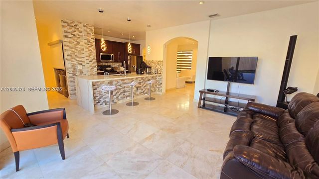 2105 NE 40th Avenue, Homestead, FL 33033