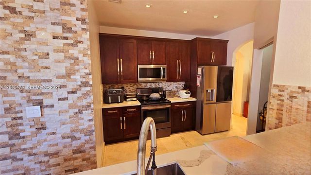 2105 NE 40th Avenue, Homestead, FL 33033