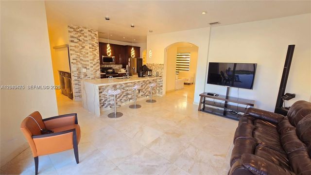 2105 NE 40th Avenue, Homestead, FL 33033