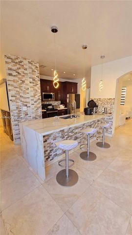 2105 NE 40th Avenue, Homestead, FL 33033