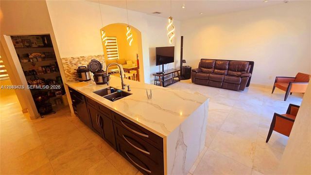 2105 NE 40th Avenue, Homestead, FL 33033