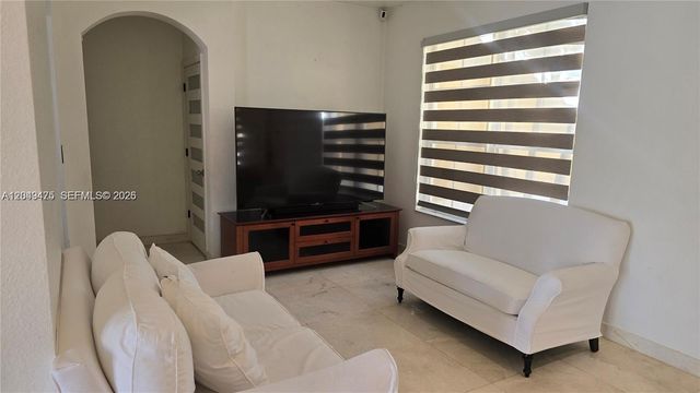 2105 NE 40th Avenue, Homestead, FL 33033