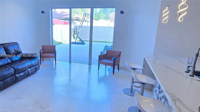 2105 NE 40th Avenue, Homestead, FL 33033