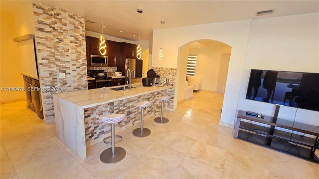 2105 NE 40th Avenue, Homestead, FL 33033