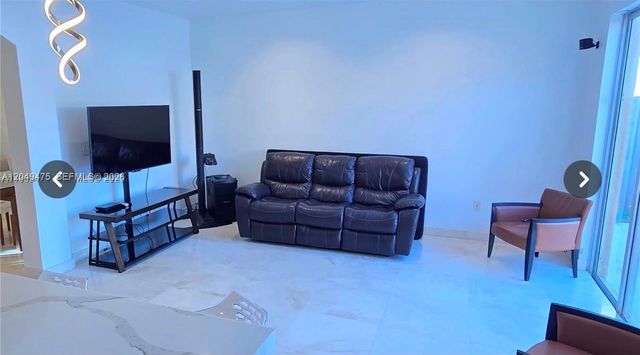 2105 NE 40th Avenue, Homestead, FL 33033