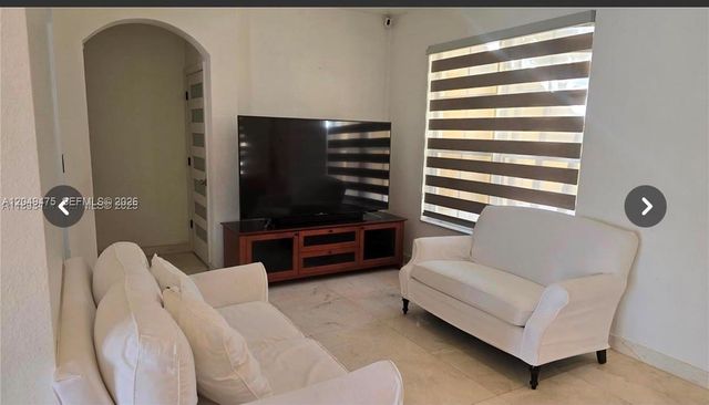 2105 NE 40th Avenue, Homestead, FL 33033