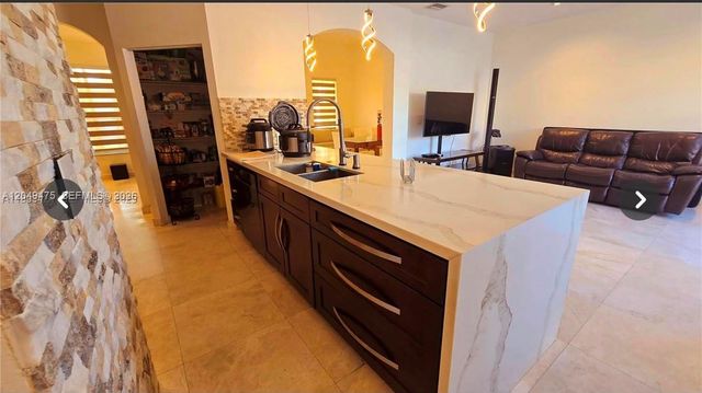 2105 NE 40th Avenue, Homestead, FL 33033
