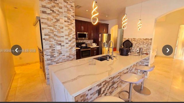 2105 NE 40th Avenue, Homestead, FL 33033