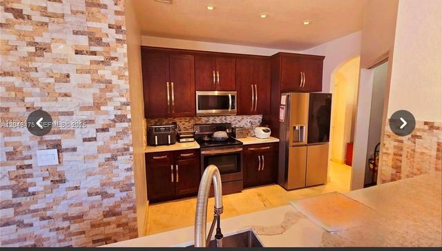2105 NE 40th Avenue, Homestead, FL 33033