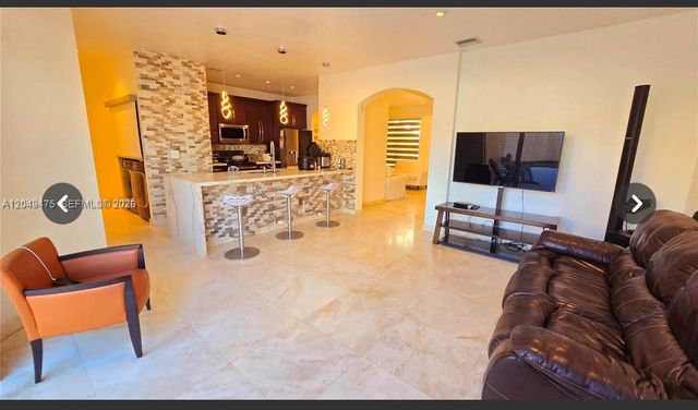 2105 NE 40th Avenue, Homestead, FL 33033