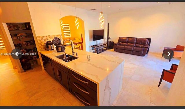 2105 NE 40th Avenue, Homestead, FL 33033
