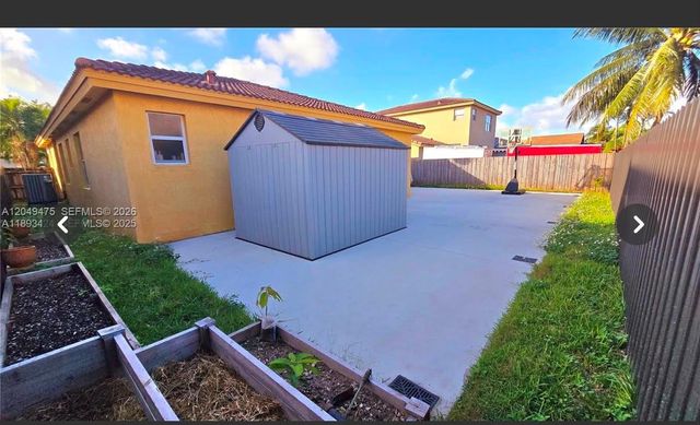2105 NE 40th Avenue, Homestead, FL 33033