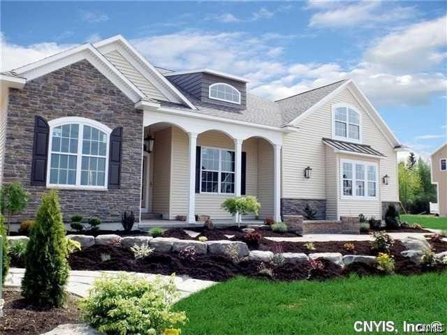 3201 CARMELLAS Circle, Lysander, NY 13027