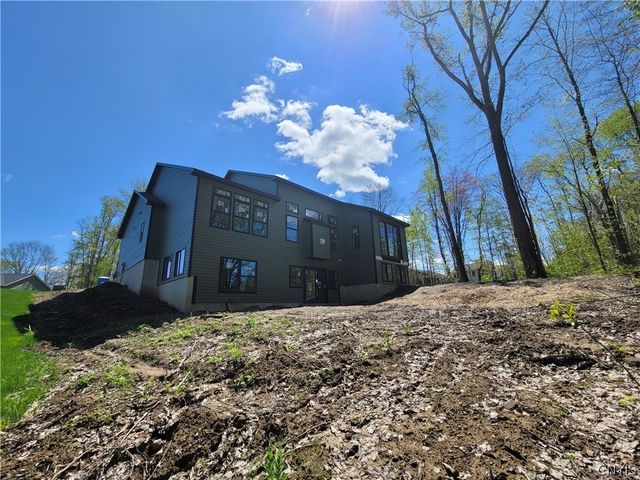 3201 CARMELLAS Circle, Lysander, NY 13027