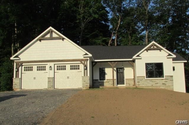 3201 CARMELLAS Circle, Lysander, NY 13027