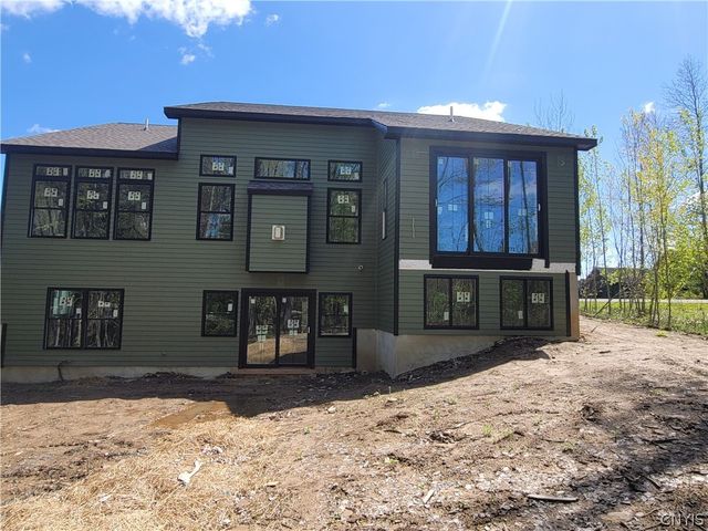 3201 CARMELLAS Circle, Lysander, NY 13027