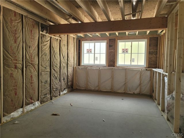 3201 CARMELLAS Circle, Lysander, NY 13027