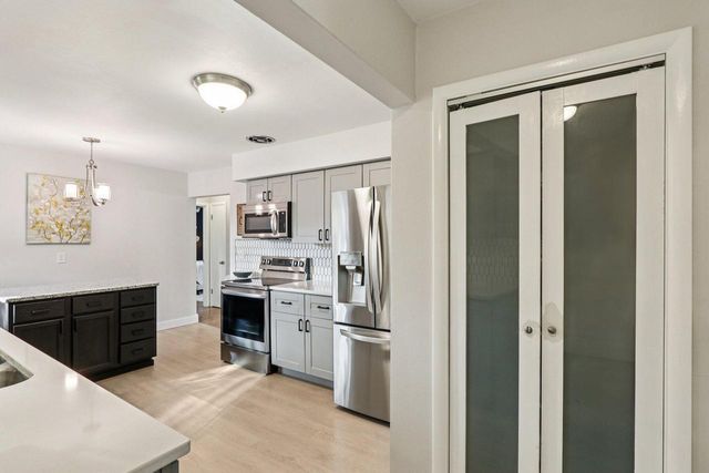 2605 S 82nd STREET, West Allis, WI 53219