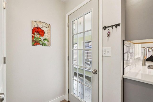 2605 S 82nd STREET, West Allis, WI 53219