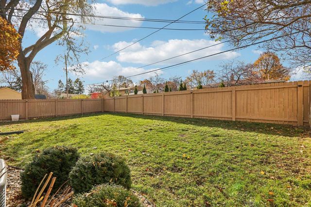 2605 S 82nd STREET, West Allis, WI 53219