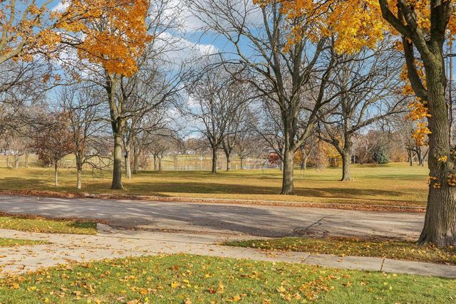 2605 S 82nd STREET, West Allis, WI 53219