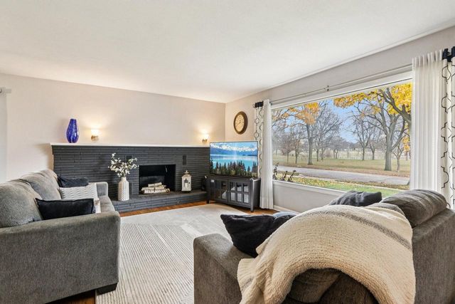 2605 S 82nd STREET, West Allis, WI 53219