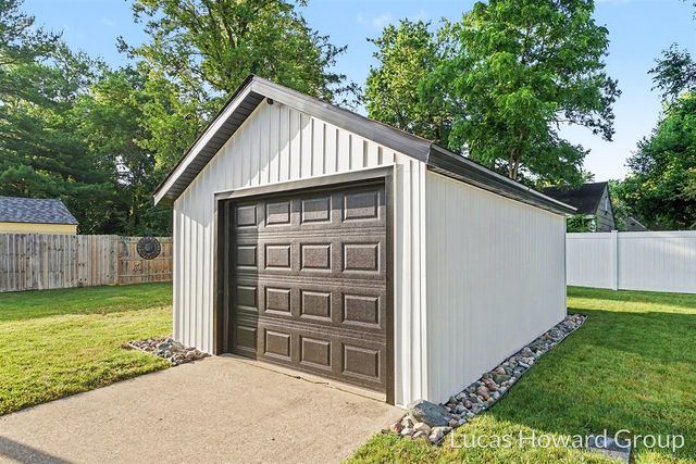 3426 Mulhearn Avenue, Kalamazoo, MI 49048