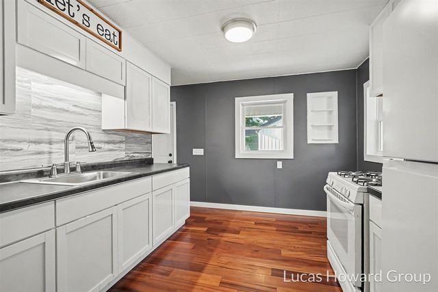 3426 Mulhearn Avenue, Kalamazoo, MI 49048