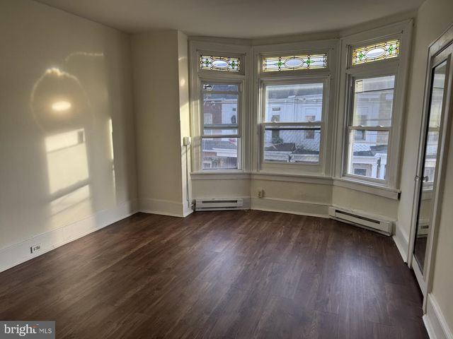 27 E OAK ST, Shenandoah, PA 17976