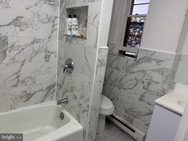 27 E OAK ST, Shenandoah, PA 17976