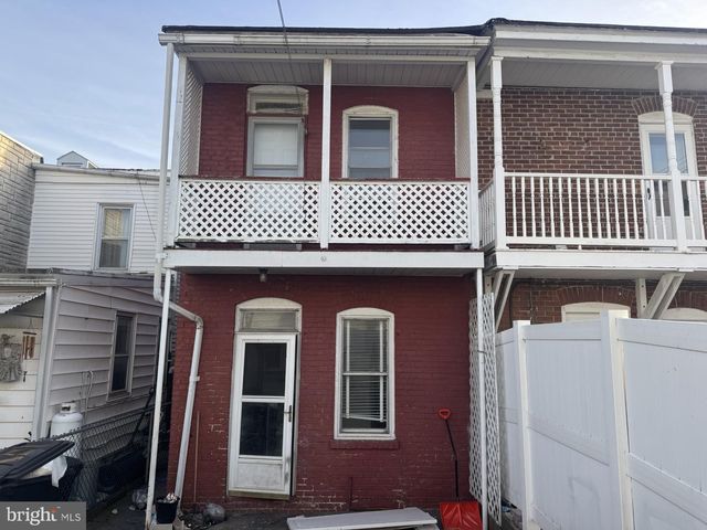 27 E OAK ST, Shenandoah, PA 17976