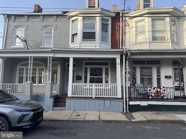 27 E OAK ST, Shenandoah, PA 17976