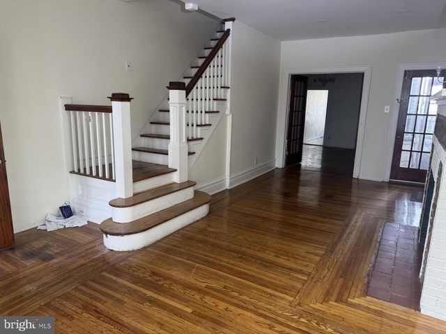 27 E OAK ST, Shenandoah, PA 17976