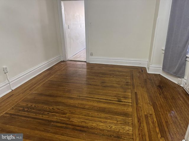 27 E OAK ST, Shenandoah, PA 17976