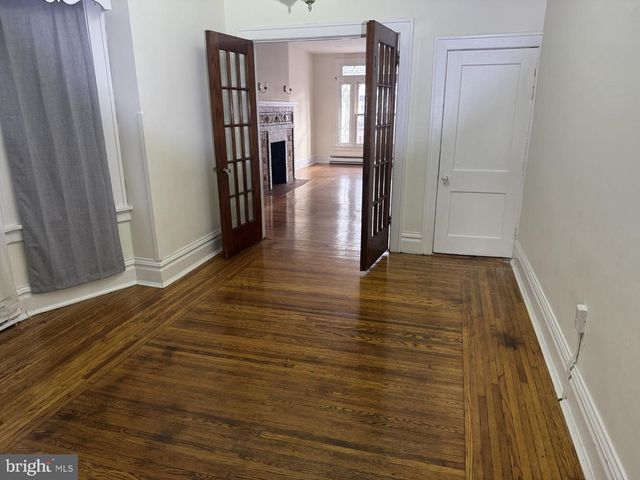 27 E OAK ST, Shenandoah, PA 17976