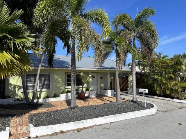 49 Douglas Drive, Ocean Ridge, FL 33435