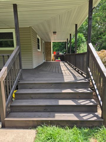 7176 Depot RD, Belspring, VA 24058