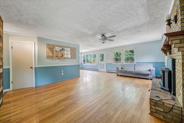 7176 Depot RD, Belspring, VA 24058